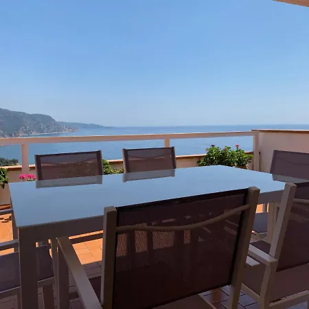 Appartement ⭑ Terrace + Sea Views + Private Beach. What Else? ⭑ Tossa de Mar