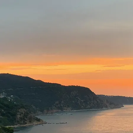 ⭑ Terrace + Sea Views + Private Beach. What Else? ⭑ Apartment Tossa de Mar