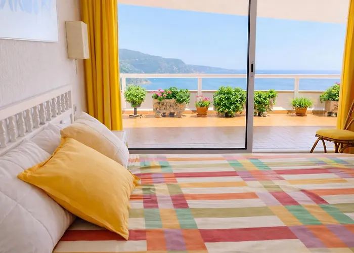 ⭑ Terrace + Sea Views + Private Beach. What Else? ⭑ Appartement Tossa de Mar