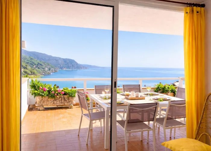⭑ Terrace + Sea Views + Private Beach. What Else? ⭑ Appartement *