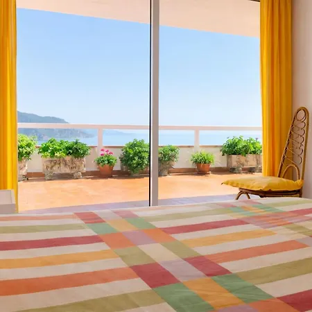 Appartamento ⭑ Terrace + Sea Views + Private Beach. What Else? ⭑ Tossa de Mar